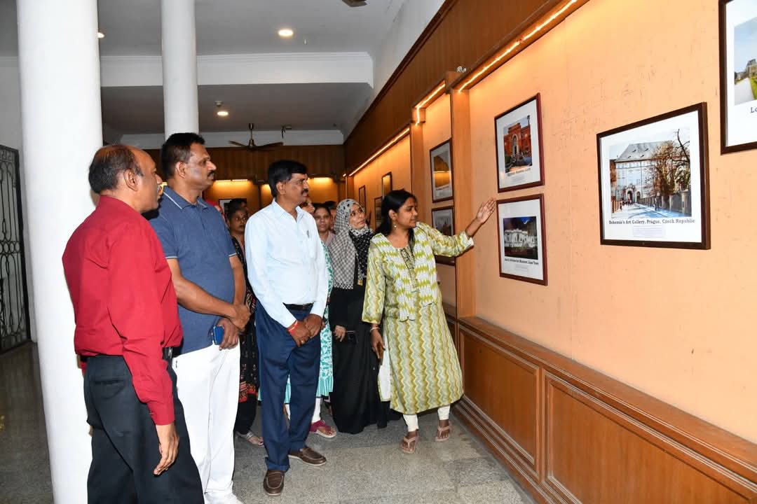 sjmhyd's tweet photo. To mark International Museum Day, a special photo exhibition, 'MUSEUMS IN THE WORLD, has been inaugurated at Salar Jung Museum. 

Get a glimpse of the world's most iconic museums thar inspire your future travels!

#InternationalMuseumDay #magicofmuseums #CultureUnitesAll https://t.co/L2g7GraMcs