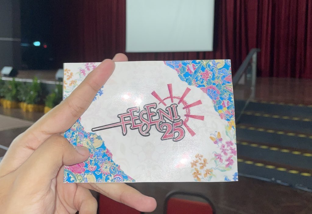 Wxldns's tweet photo. First event as an emcee for FESENI ✨
Emcee Tarian Rakyat Cina ☑️
On to the next one!! https://t.co/h4ohSzv267
