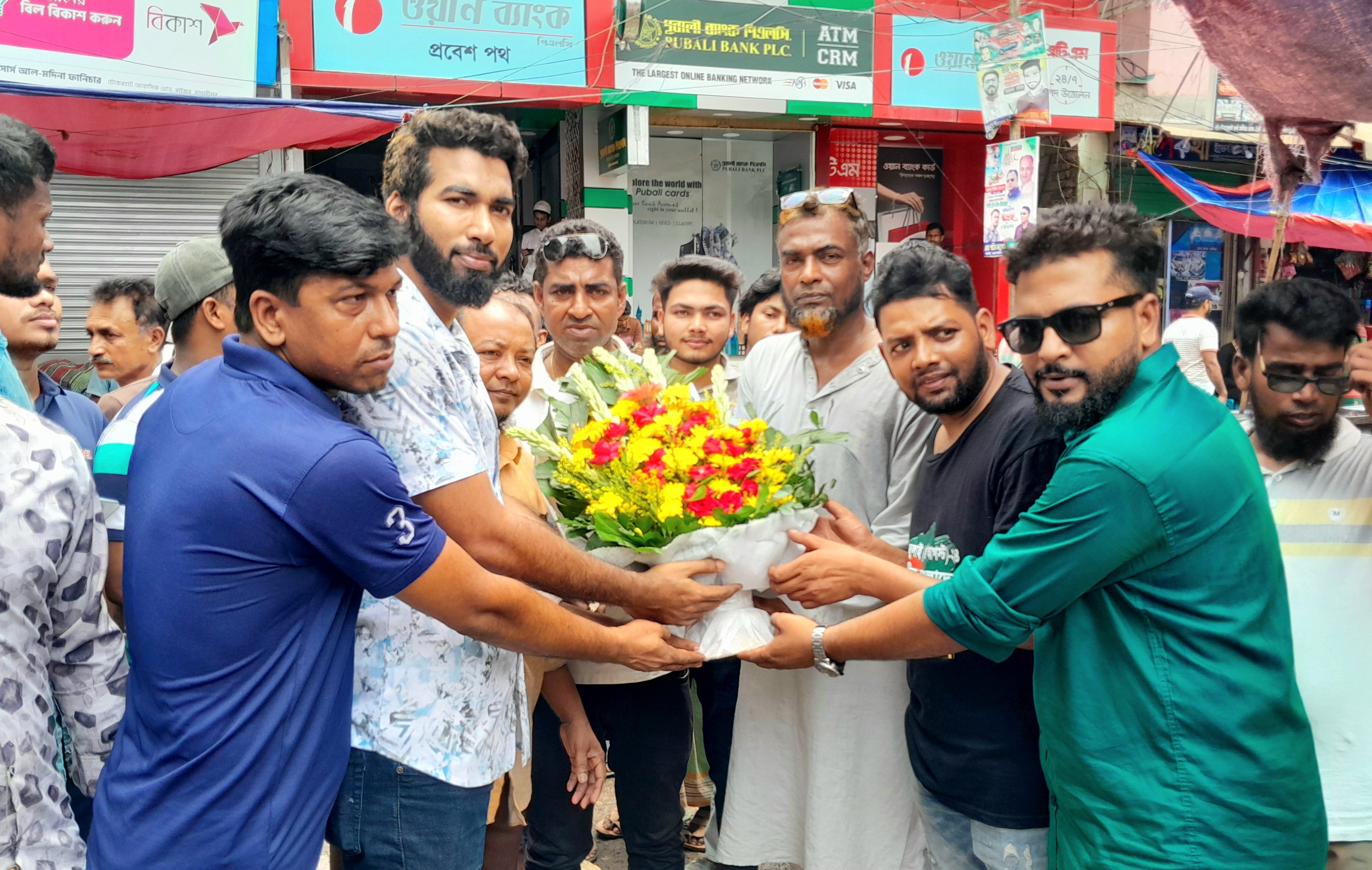 এনসিপিতে যোগদান আ.লীগ নেতা ও সাবেক কাউন্সিলরসহ ২ শতাধিক মৎস্য ব্যবসায়ীর