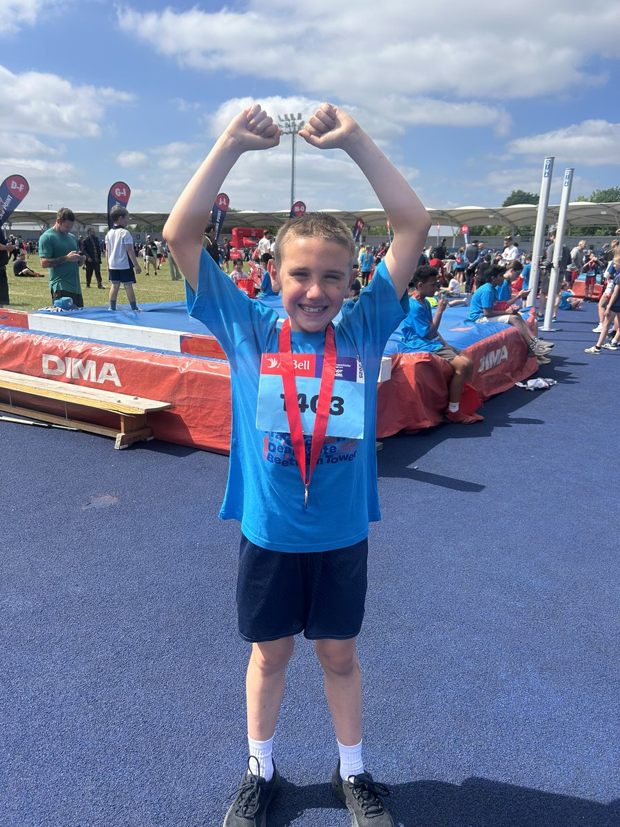 j_lou89's tweet photo. Smashed the @ajbell great junior run this morning! @Great_Run 2.5km in 11 minutes 🏃‍♂️ raising £540 for @BarnabusMcr and helping homeless people 🥹❤️ so proud of you Max! 👏🏼 #Manchester #weekendvibes #GreatRun #GreatNorthRun #GreatManchesterRun https://t.co/qWHcv76uoF