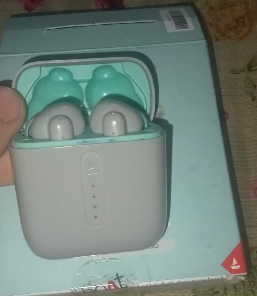 YeshGawai's tweet photo. Really disappointed with @RockWithboAt . Bought Airdopes 141 a few months ago, now facing issues — and every time I try to claim warranty, a new problem arises. Today it says the serial number is invalid. Unacceptable. few days ago its saying about invoice, @amangupta0303 https://t.co/TQVQ6RgpVy