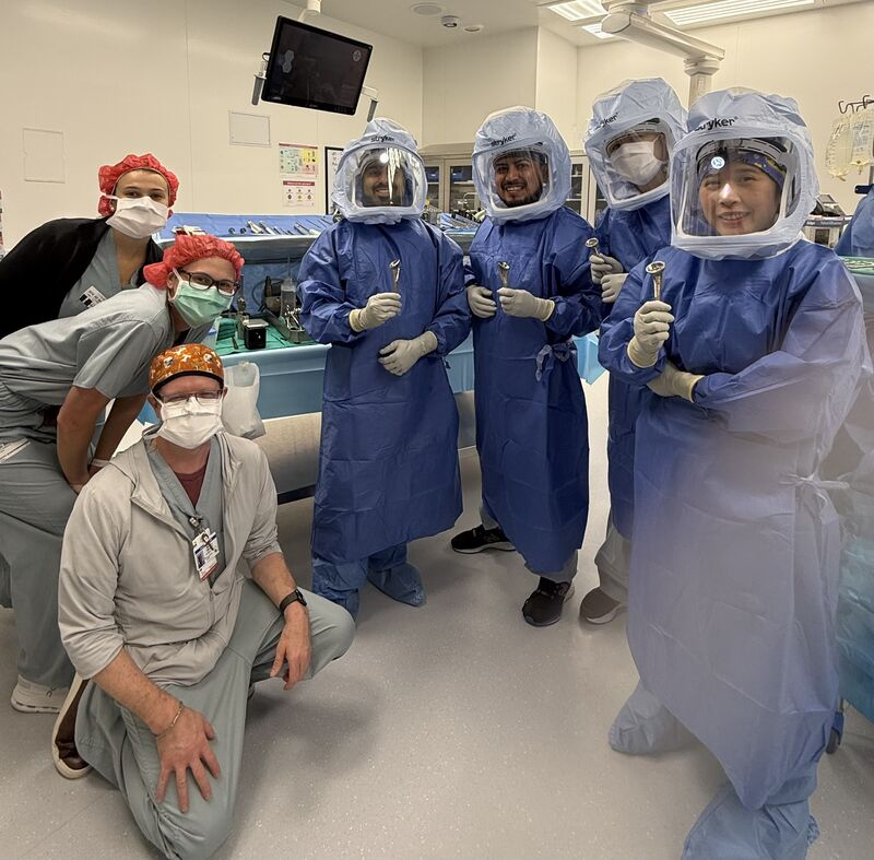 BCMOrtho's tweet image. Dr. Adil Ahmed and our team performed the inaugural total joint arthroplasty, a total shoulder replacement, at the new @StLukesHealthTX O'Quinn Medical Tower this week! 🎉Congrats to all our team on this achievement!