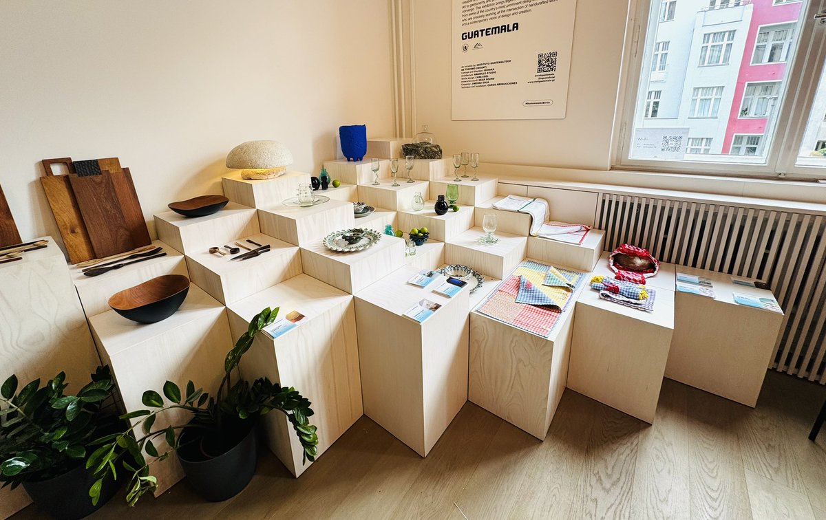La Embajada de Guatemala en Alemania presente en #BerlinDesignWeek en acompañamiento a <a href="/InguatPrensa/">Instituto Guatemalteco de Turismo -INGUAT-</a> y diseñadores guatemaltecos presentando la creatividad, cultura y talento nacional para inspirar al mundo. #DiplomaciaComercialGT