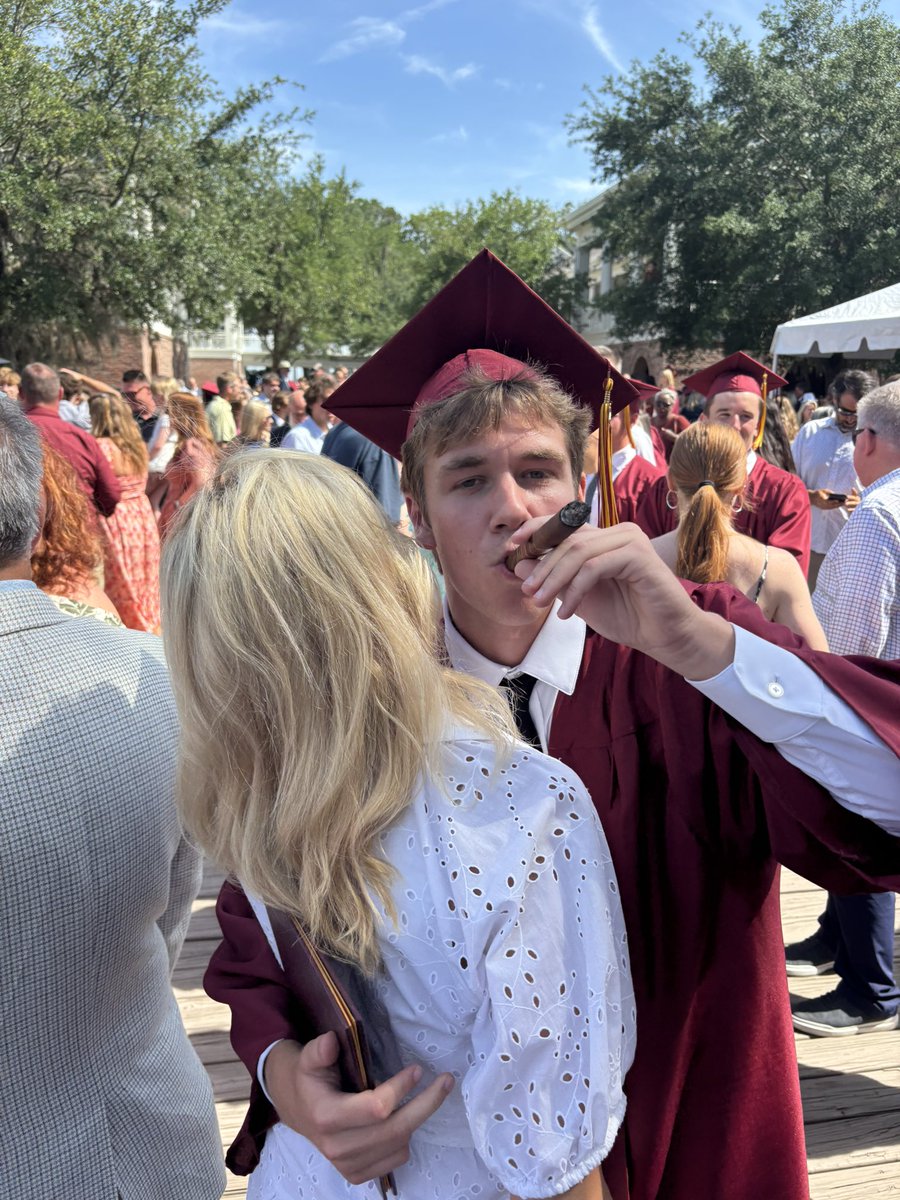 Daniel Davis tweet media