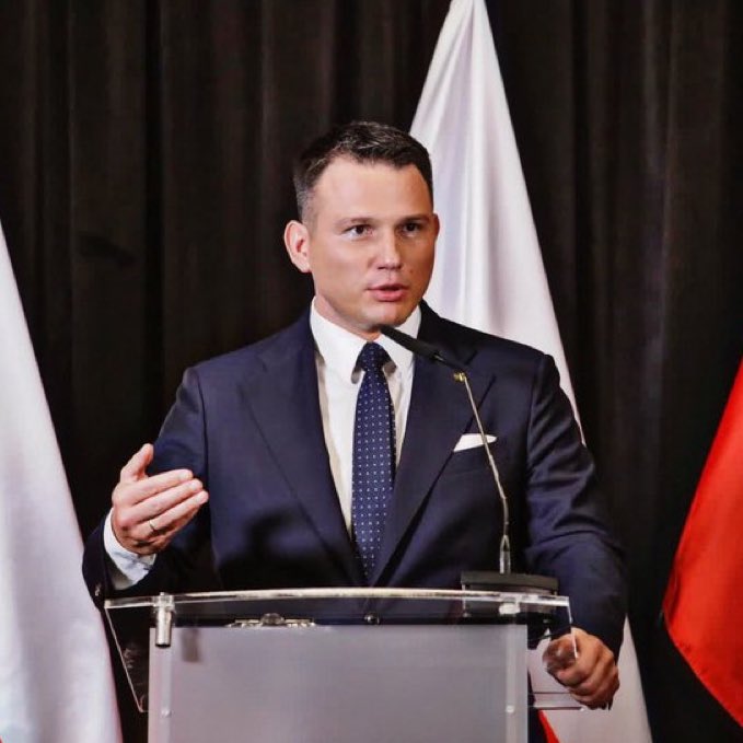 🔴 El candidato presidencial de Polonia, Slawomir Mentzen, pide la PROHIBICIÓN TOTAL de la migración desde países musulmanes. Las elecciones serán mañana domingo. 🇵🇱 ¿Estás de acuerdo con sus declaraciones?