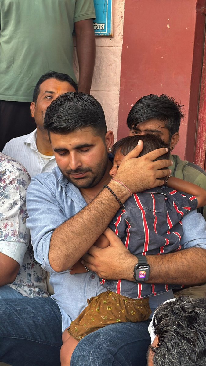 इन दो नेताओं के सघर्ष के बारे मे अपनी अपनी प्रतिक्रिया जरूर व्यक्त करें.RLP सुप्रीमो, नागौर सांसद हनुमान जी बेनीवाल तथा शिव विधायक, रविन्द्र सिंह जी भाटी,,,