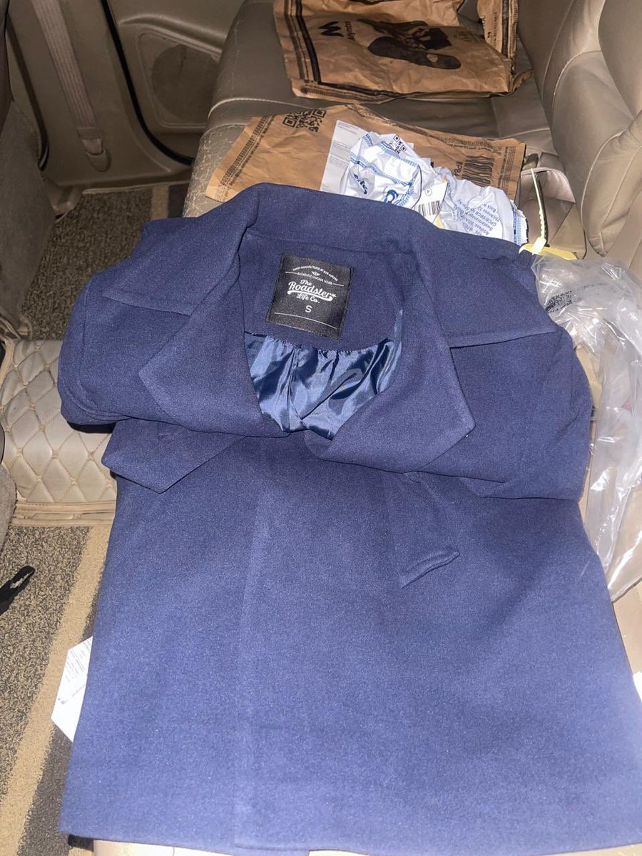 abhyan12's tweet photo. Ordered a Chemistry notched double‑breasted coat on @myntra, got a random Roadster piece instead. Pickup guy refused return &amp; was rude. Support promised resolutions twice—nothing happened. Days of calls/chats later, still stuck with the wrong item. #fraud @consumercourtin https://t.co/LCOJtkNYHd