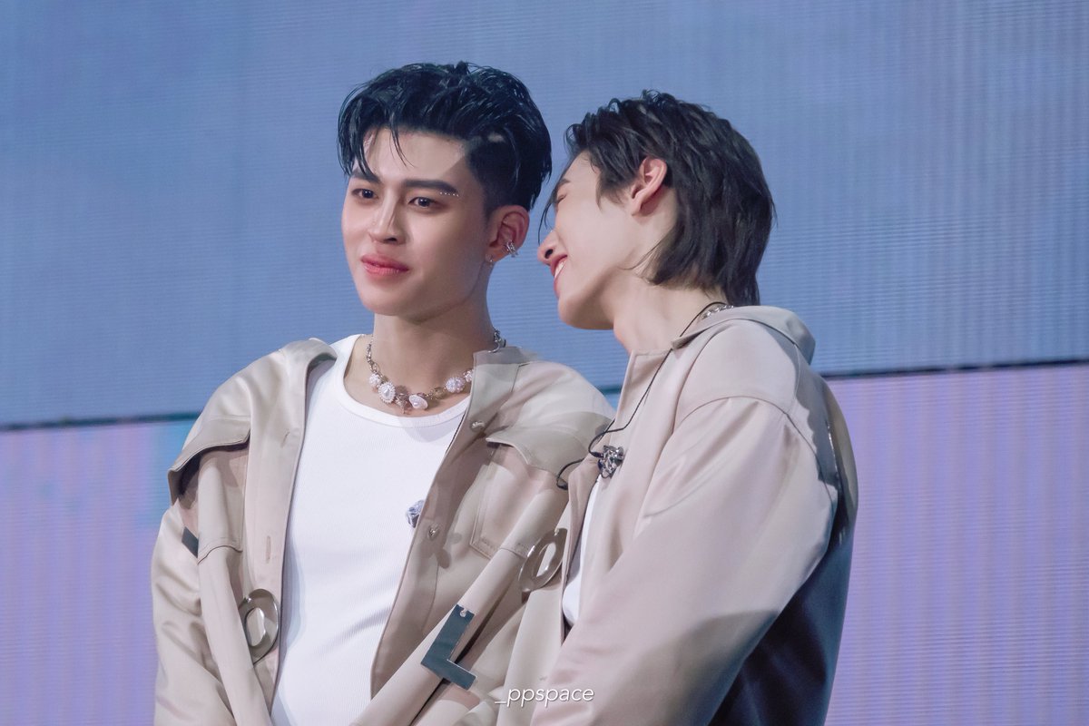 _ppspace's tweet photo. ดีใจที่ได้เหนรอยยิ้มพวกหนูน้า

PONDPHUWIN LOVEMOSPHERE D1

#LOLFanFest2025D1
#ปอนด์ภูวินทร์ #ppnaravit @ppnaravit #phuwintang @phuwintang https://t.co/7io2CklvYd