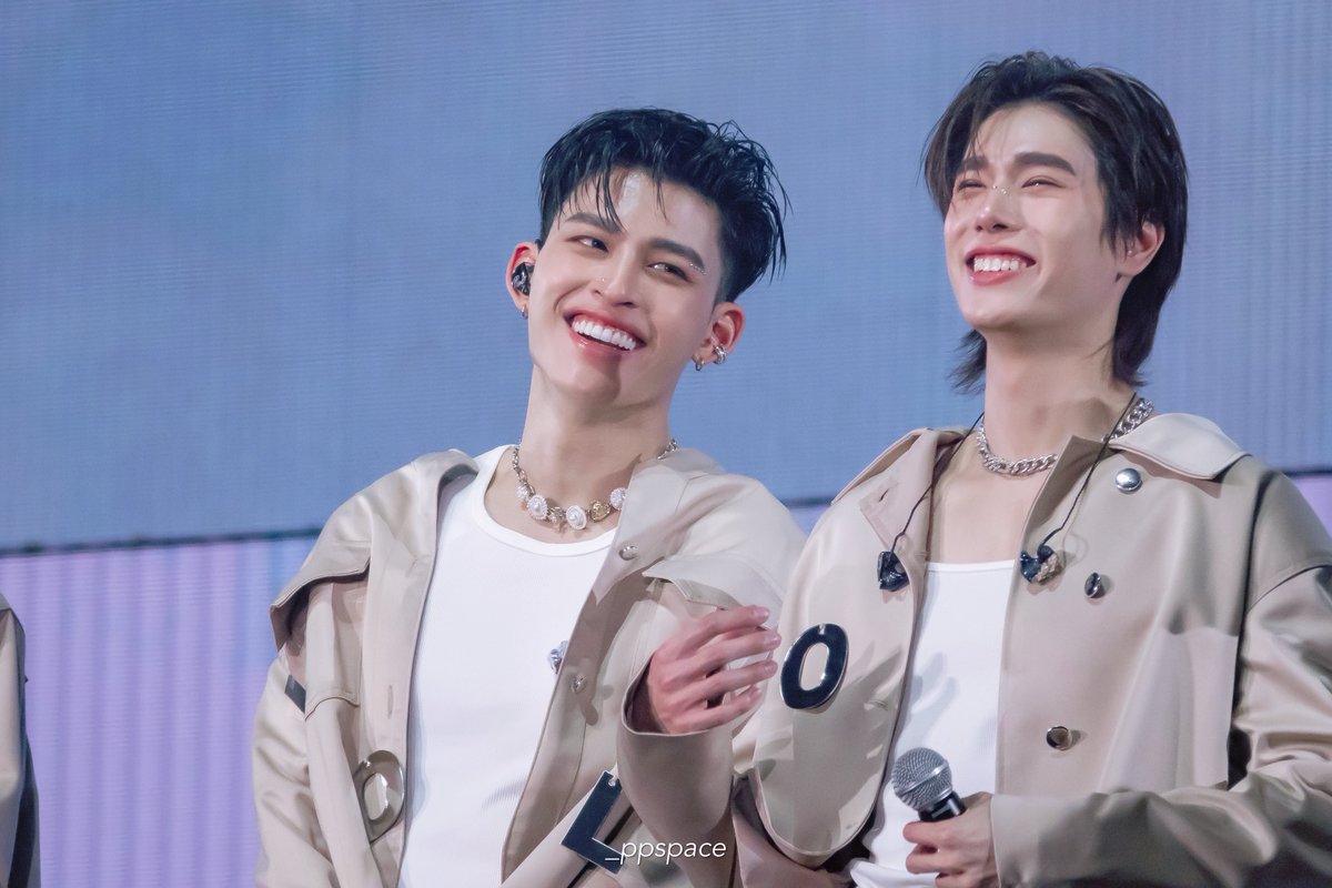 _ppspace's tweet photo. ดีใจที่ได้เหนรอยยิ้มพวกหนูน้า

PONDPHUWIN LOVEMOSPHERE D1

#LOLFanFest2025D1
#ปอนด์ภูวินทร์ #ppnaravit @ppnaravit #phuwintang @phuwintang https://t.co/7io2CklvYd