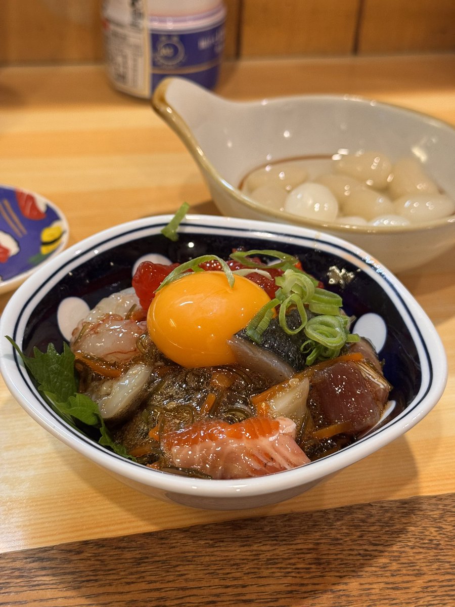 昨日は久々のななつぼし〜〜〜
相変わらず最高だった😭😭😭
ただ病み上がりで胃袋縮まくりあげてて全く食べたいもの食べれなくて泣き泣き泣きだったから次は大食いの高校生とか連れて行かないと‼️