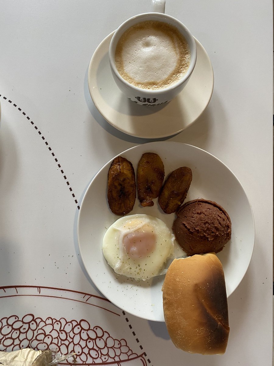 CarmenMarch3lly's tweet photo. Dulces buenos días.
Ya estamos sirviendo desayunos en @lasiguacafe #Miramonte https://t.co/E0T7tqnr96