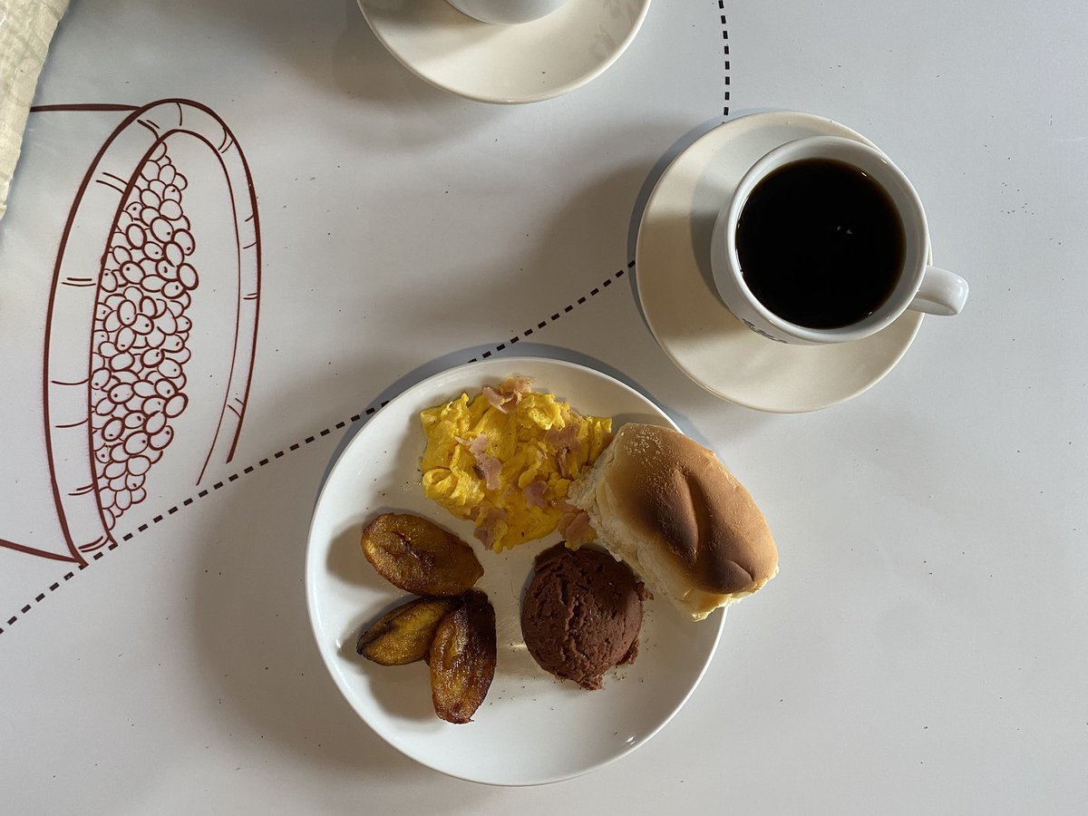 CarmenMarch3lly's tweet photo. Dulces buenos días.
Ya estamos sirviendo desayunos en @lasiguacafe #Miramonte https://t.co/E0T7tqnr96
