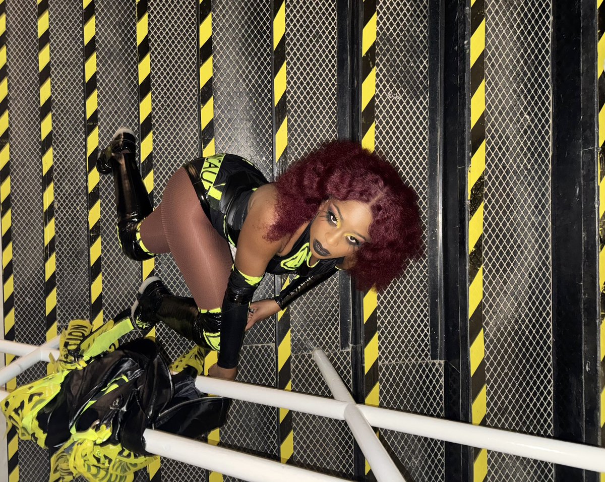 TheTrinity_Fatu's tweet photo. I taped all these stairs myself ⚠️ (jk definitely would have tho lol) https://t.co/G60Owy5n9B