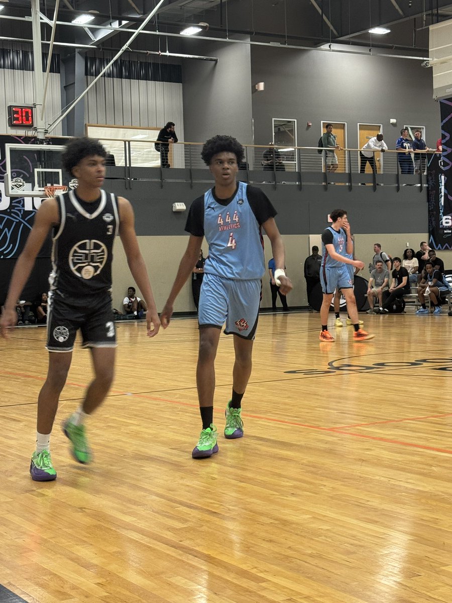 Khalil Shakir 🏀 (@coachkhalils) on Twitter photo Mekhi Allen of 444 Athletics is a wirey wing who competes on both ends of the floor. Has a versatile skillset with playmaking ability off the bounce. Interesting prospect that I think will catch eyes of a lot of coaches. Look forward to tracking him over the next year
<a href="/Mj35Allen/">Mekhi Allen</a> Mekhi Allen of 444 Athletics is a wirey wing who competes on both ends of the floor. Has a versatile skillset with playmaking ability off the bounce. Interesting prospect that I think will catch eyes of a lot of coaches. Look forward to tracking him over the next year
<a href="/Mj35Allen/">Mekhi Allen</a>