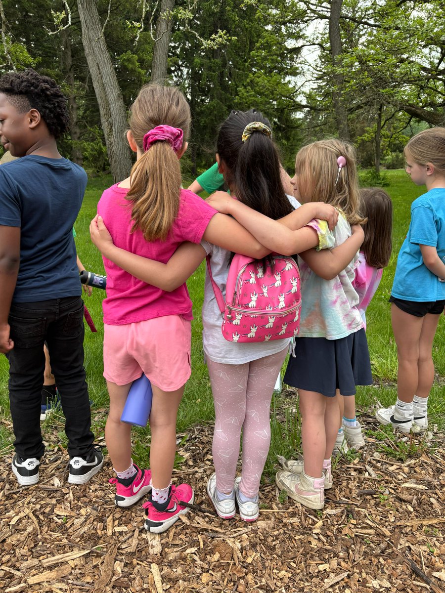 washcusd200's tweet photo. Our 2nd grade enjoyed a beautiful day at @MortonArboretum 🌳Thanks for funding our field trips, PTA! #YourCommunitySchools https://t.co/KUuCs1KHqa