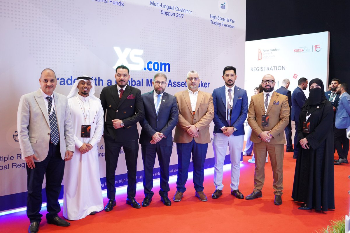 Ektifaacademy's tweet photo. من فعاليات اليوم الثاني “قمة متداولي الفوركس” – دبي 2025، حيث كرّمت أكاديمية إكتفاء للإستشارات والأعمال نخبة من المدربين المتميزين وشركائها تقديراً لكفاءتهم وإسهاماتهم المهنية
@AhmadAlhindi83 
@Target91046771 
@KhalidAlal46464 
@Fhd11M https://t.co/ZbhRhwCNip