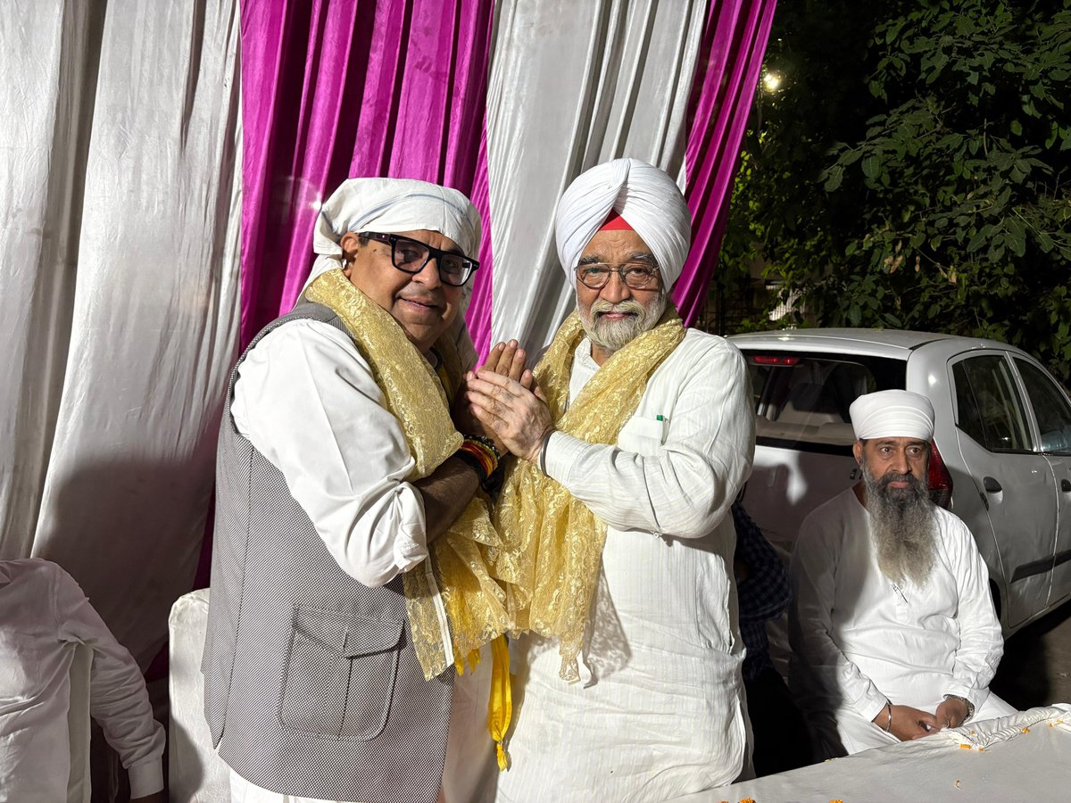 HarishKhuranna's tweet photo. आज नामधारी कॉलोनी, कीर्ति नगर में आयोजित सम्मान समारोह में सम्मिलित हुआ, जहाँ स्थानीय नागरिकों से संवाद कर उनकी समस्याएं सुनीं। समस्याओं के शीघ्र समाधान हेतु उन्हें आश्वस्त किया कि संबंधित विभागों से समन्वय स्थापित कर आवश्यक कार्रवाई शीघ्र की जाएगी।

#bjp4delhi #viksitdelhi https://t.co/qgH67NmUO6