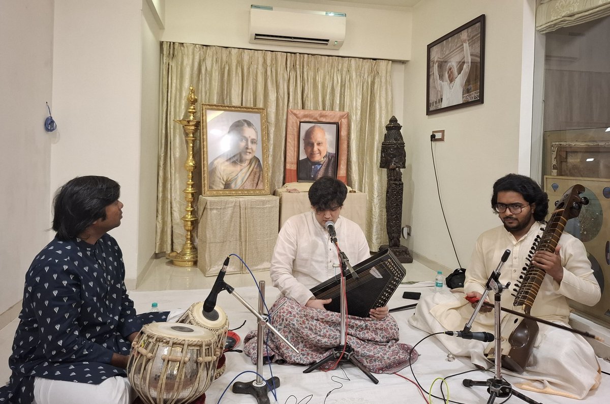 Musical Puja for Padma Vibhushan Sangeet Martand PanditJasraj Ji | Swar Sharma | Raag Darbari | Taal - Vilambit  Ektaal-Raam Ko Sumir Drut Ajab Teri Duniya  | Tarun Lala - Tabla , Hrishikesh Karmarkar - Dilruba

youtube.com/live/NumaW612m…