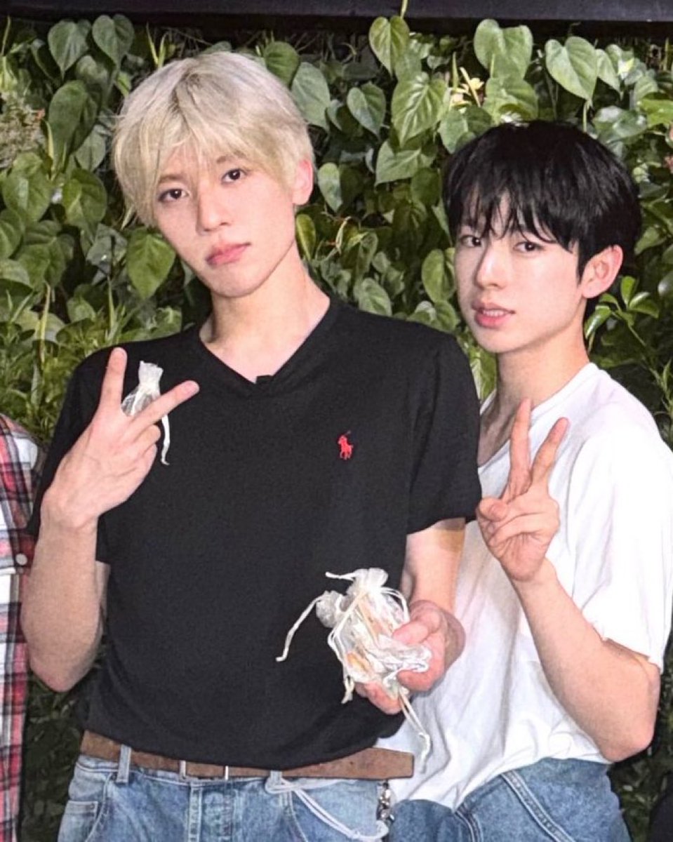 alwaysbewichu's tweet photo. if sion is 182,,,, how tall is yushi https://t.co/M2JJM7cmS9