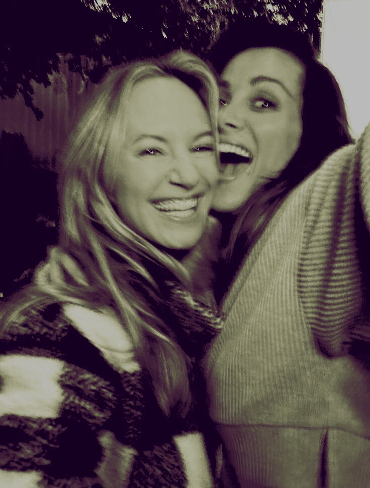 ⠀⠀I  love,  love,  loooooove  you,  bella!