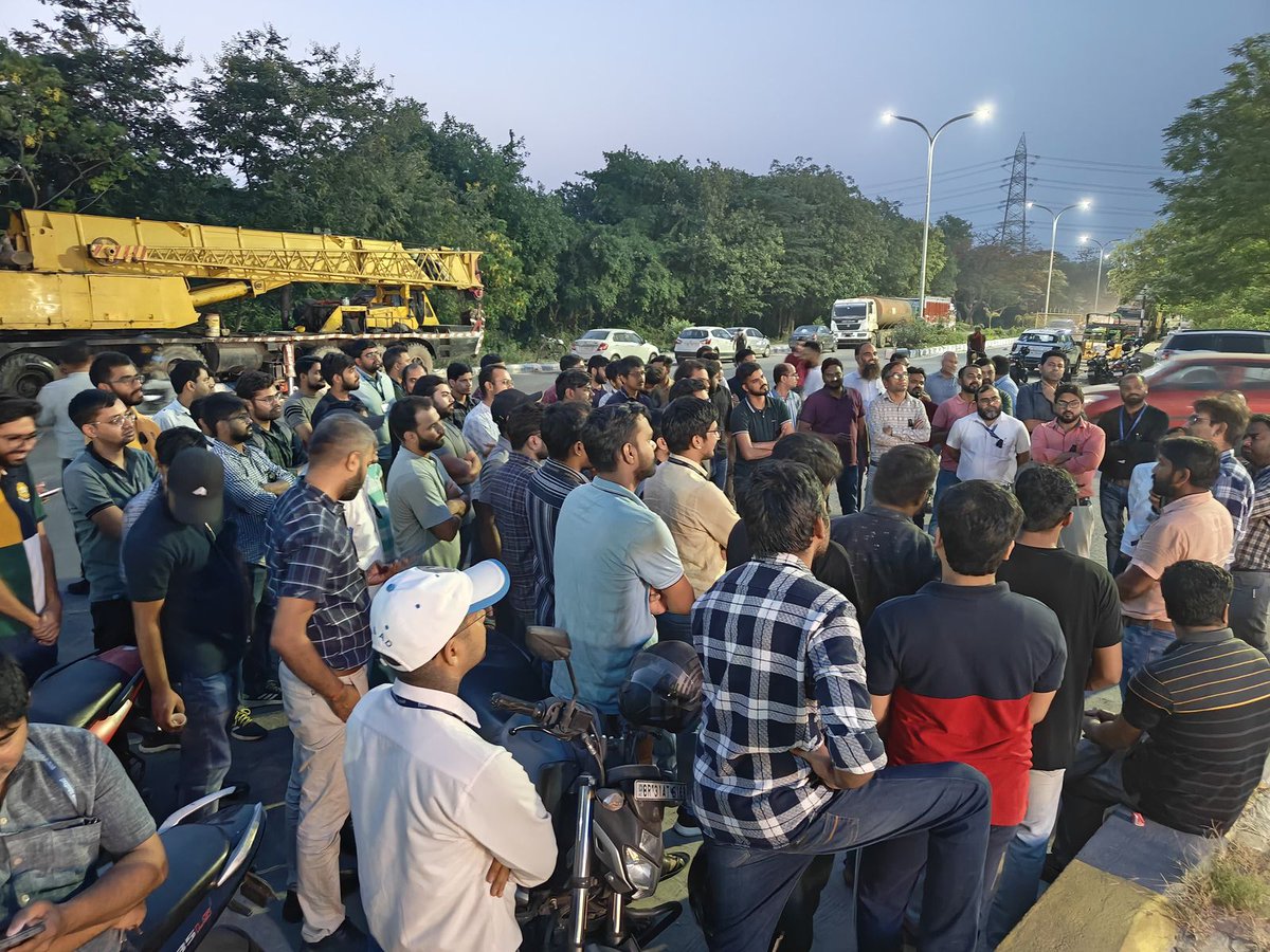 ExecutiveN54154's tweet photo. 📸 These are not just photos—they’re a movement for dignity, transparency, and growth. #NTPCProtests
✊ United at NTPC Barh!
@MinistryofPower @CMDNTPC @ntpclimited @PMOIndia @mlkhattar 
#NTPCUnfairPolicy
#RollbackCPC2025
#VoiceOfEngineers https://t.co/HE3p9BohSX