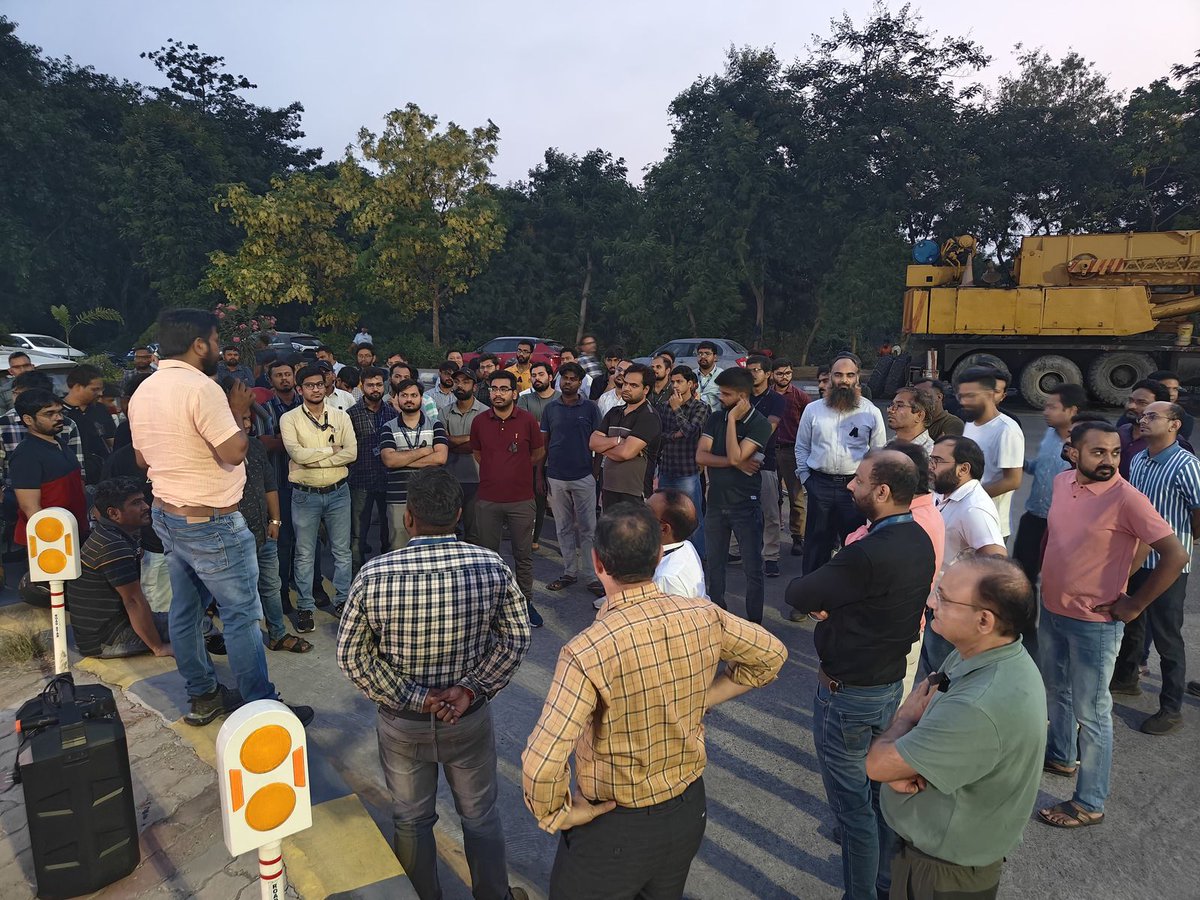 ExecutiveN54154's tweet photo. 📸 These are not just photos—they’re a movement for dignity, transparency, and growth. #NTPCProtests
✊ United at NTPC Barh!
@MinistryofPower @CMDNTPC @ntpclimited @PMOIndia @mlkhattar 
#NTPCUnfairPolicy
#RollbackCPC2025
#VoiceOfEngineers https://t.co/HE3p9BohSX