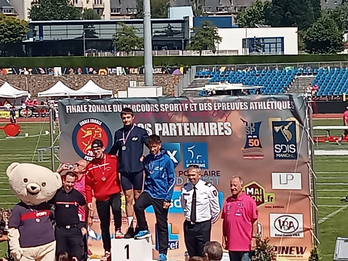 UDSP 53 (@udsp53) on Twitter photo Bravo à nos JSP pour leur participation au parcours sportif et épreuves athlétiques sapeurs-pompiers de l’ouest ! Félicitations à Titouan pour cette 1ère place en demi-fond 👏👏👏<a href="/sdis53/">Sapeurs-pompiers 53</a> <a href="/Prefet53/">Préfète de la Mayenne</a> <a href="/olivierrichefou/">Olivier Richefou</a> <a href="/ChrisAuregan/">Christelle Moussay</a> <a href="/Thierry_Robert_/">Thierry ROBERT</a> <a href="/FranckBRIEND/">Franck</a> Bravo à nos JSP pour leur participation au parcours sportif et épreuves athlétiques sapeurs-pompiers de l’ouest ! Félicitations à Titouan pour cette 1ère place en demi-fond 👏👏👏<a href="/sdis53/">Sapeurs-pompiers 53</a> <a href="/Prefet53/">Préfète de la Mayenne</a> <a href="/olivierrichefou/">Olivier Richefou</a> <a href="/ChrisAuregan/">Christelle Moussay</a> <a href="/Thierry_Robert_/">Thierry ROBERT</a> <a href="/FranckBRIEND/">Franck</a>