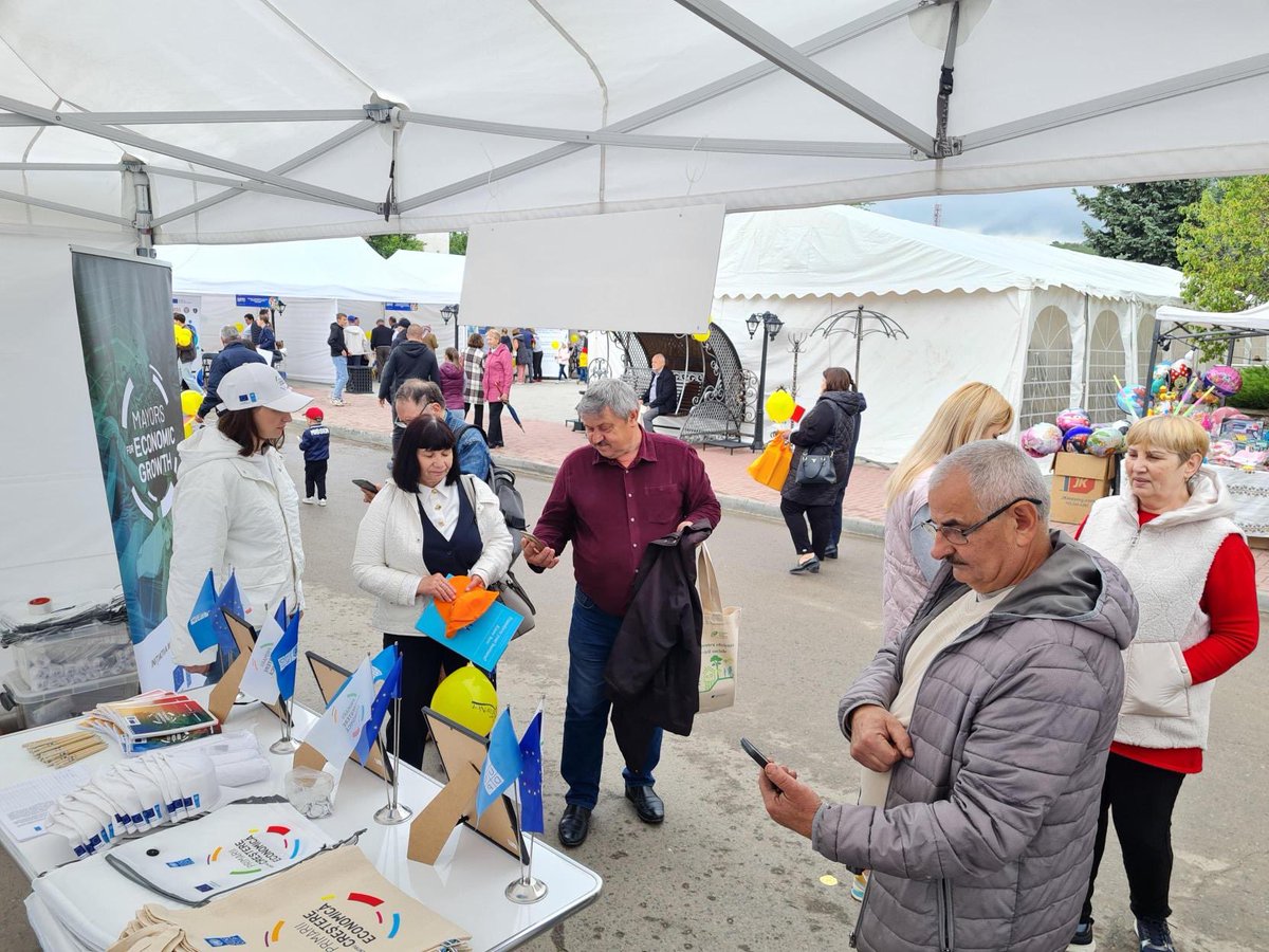 UNDPMoldova's tweet photo. We loved having you at the #UNDPEUPartnership project stands at Căușeni EU Fair!
Your curiosity while pedalling the eco-bike 🚴‍♀️ and your brilliant minds in tackling our quizzes truly impressed us. We look forward to work with you to #BuildForwardBetter! https://t.co/QPGDZi8UyO