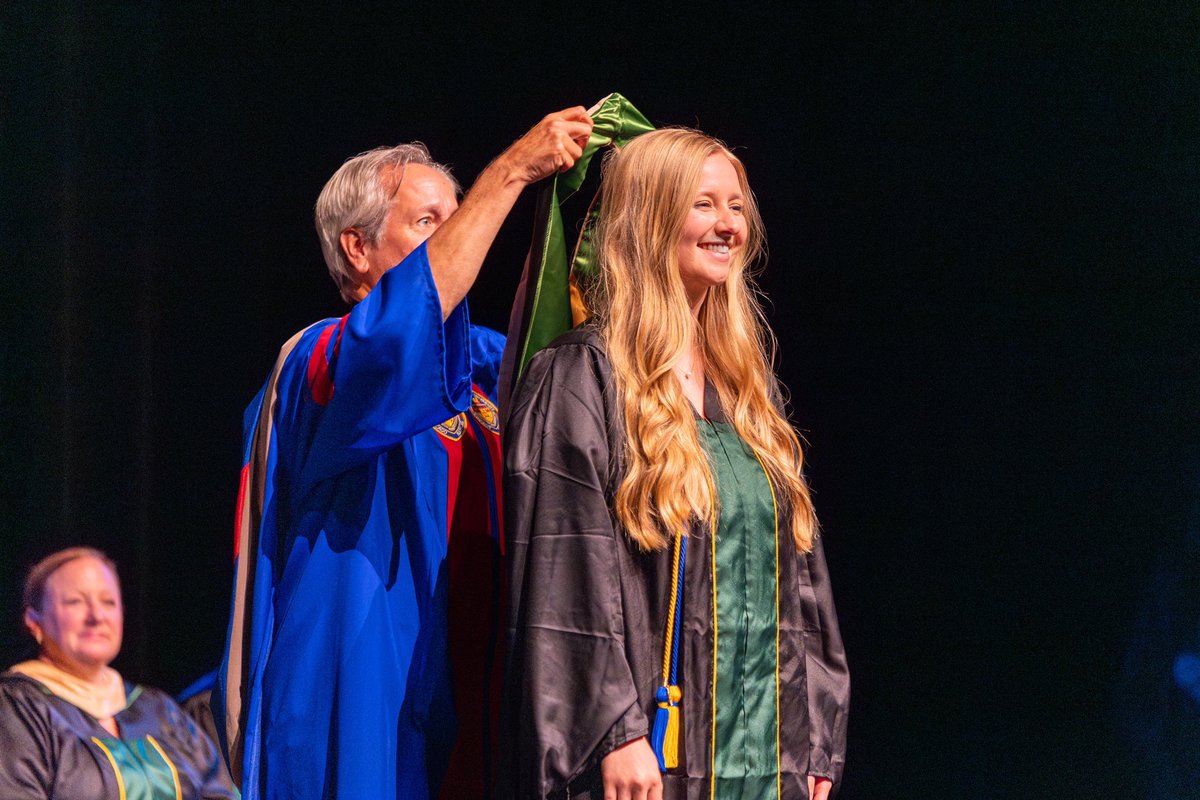 Baylor_MBA's tweet image. Hooding Ceremony ✅ So proud of these grads! #BaylorMBA