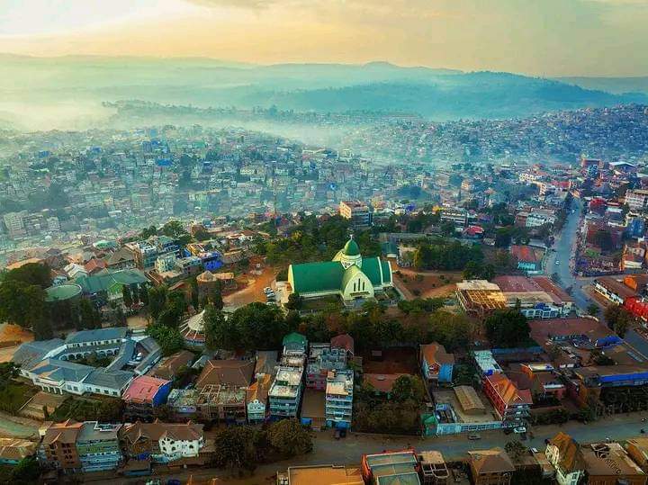 FaithNtako65514's tweet photo. #SUD-#KIVU
Taxe imposée par M23 à la population
Chaque maison dans la ville de #Bukavu doit payer 5$ par mois, et si elle est en étage chaque niveau doit payer 5$ par mois.
Pour les #villages, chaque jeudi et dimanche ils doivent payer #5000fc comme taxe pour leurs maisons🤔 https://t.co/e9RbfUbjrP