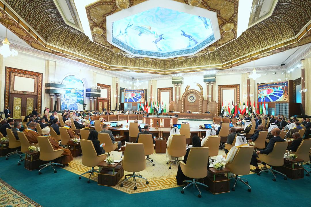_AfricanUnion's tweet photo. The Chairperson of the @_AfricanUnion Commission H.E. @ymahmoudali had the district opportunity to address the 34th Ordinary Session of the Summit of the Arab League that took place in Baghdad today.
Mr Youssouf called for regional and  international cooperation to end the crisis in Sudan, and Libya, and stabilisation efforts in Somalia.

Read @ https://t.co/Eq581QRxCc