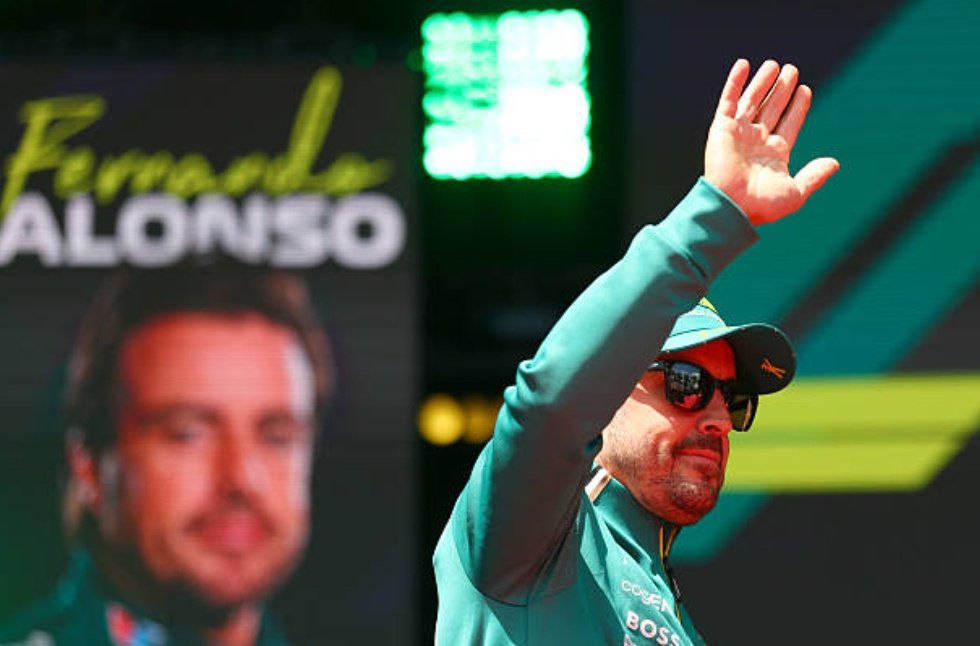 alomgc14's tweet photo. Fernando Alonsazo Díaz os manda saludos a todos los que ya os habíais bajado del barco, a los que ya no creíais en él, a los que le daban por muerto... Esto es para vosotros.

Gracias por el trabajo maravilloso de estas mejoras, @AstonMartinF1 👏🏼

Esta P5 va para Fabri. ☝🏼🕊️ https://t.co/vs7BOFDtxw