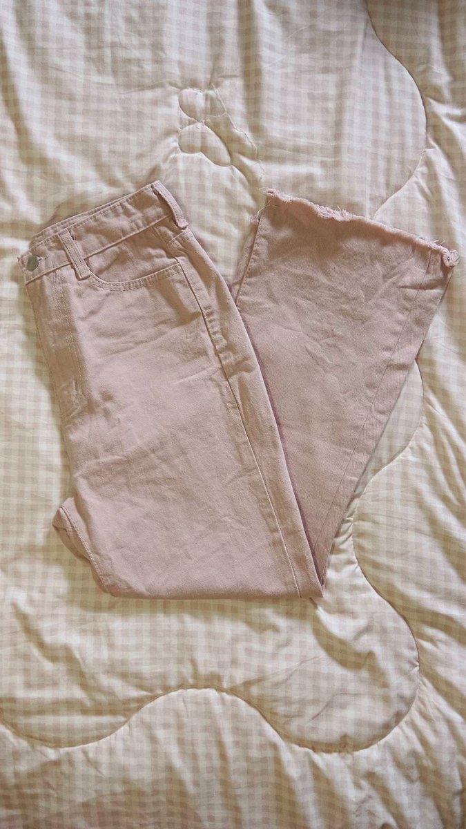 somintchoco's tweet photo. Second hand คับ ราคารวมส่งค่า
⭐️ ราคาใต้เม้นตัวนั้นเลยน้าา

#ส่งต่อเสื้อผ้า #ส่งต่อเสื้อผ้ามือสอง #เสื้อผ้ามือสอง #เสื้อผ้ามือ2 #โล๊ะตู้เสื้อผ้า #โล๊ะตู้ https://t.co/xVAOo93U2g