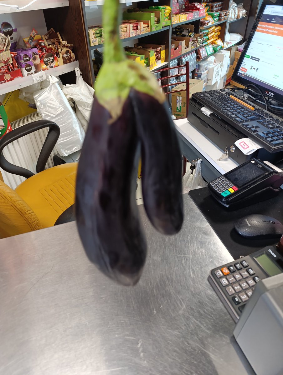 Kim hırsızlık yapıyor yetim hakkı yiyor ona armağan olsun...