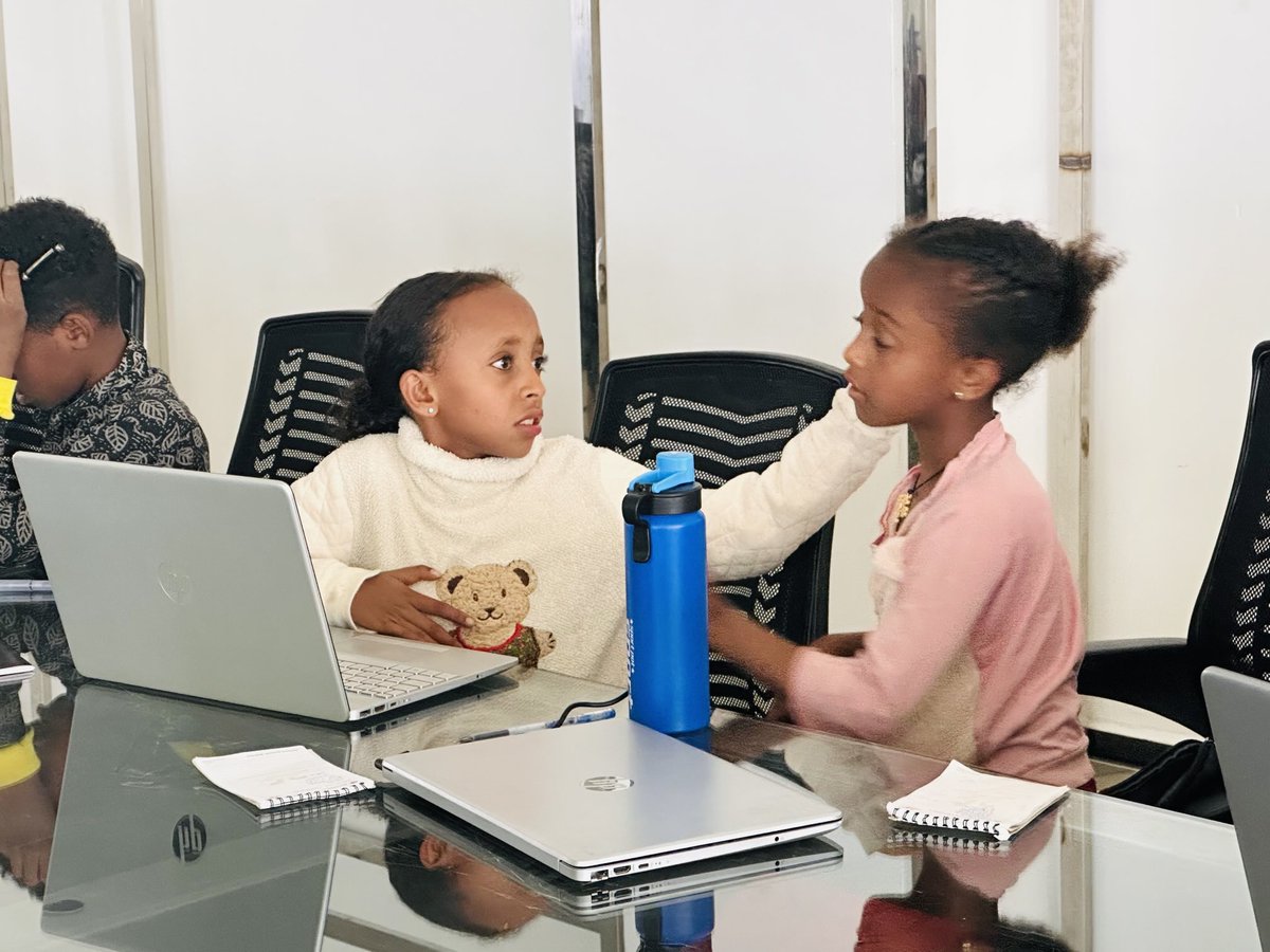 danhailuend's tweet photo. dan ! 

 Let’s encourage girls to learn and explore technology ! https://t.co/k9hNkW6gvr