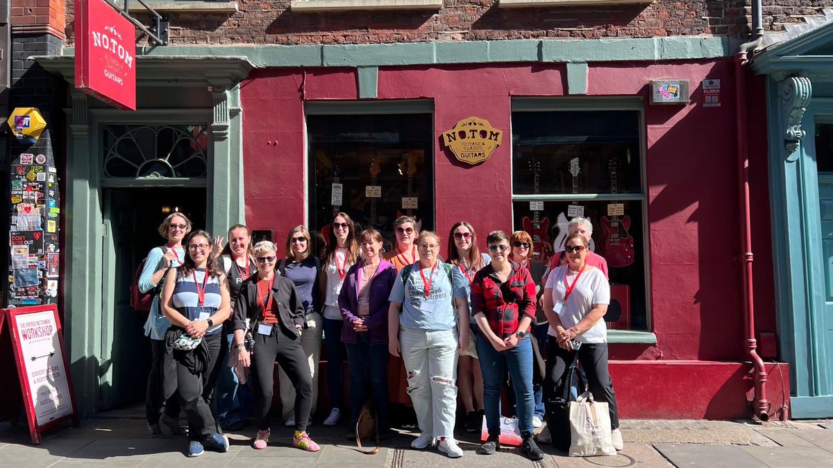 Great weekend visiting lots of locations from the past books 🍻  🙌😁 Lots of us are hoping to come back next year for some new locations from The Hallmarked Man 🦢⛓️🅰️💀🧬
#StrikeTour25