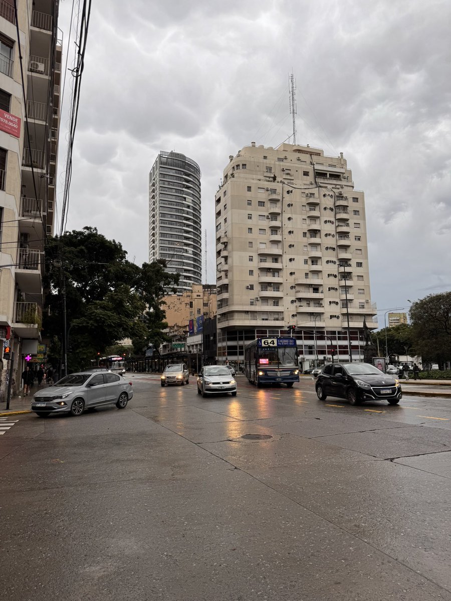 Santa Fe y Fitz Roy.
Antes y después. Vos sabes de qué estoy hablando