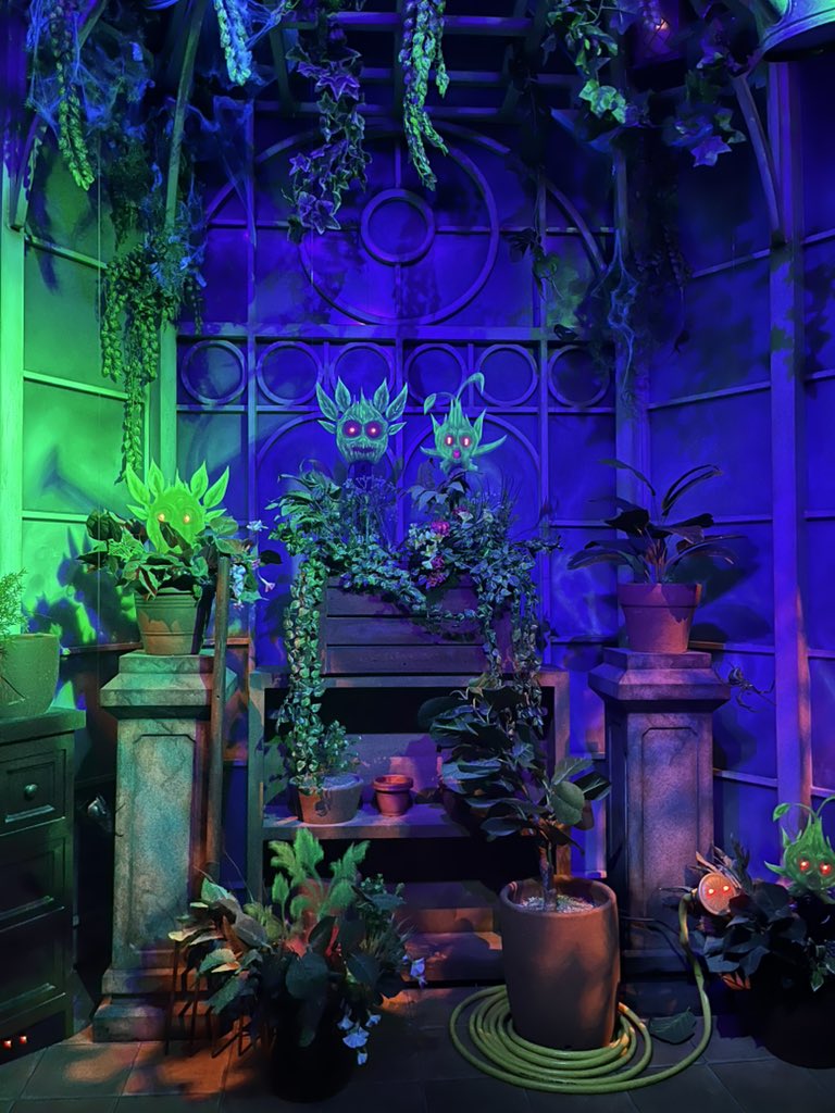 CoasterForce (@coasterforce) on Twitter photo At <a href="/PaultonsPark/">Paultons Theme Park</a> for the opening of the Ghostly Manor. So much spookiness, fun and fabulousness squeezed in! At <a href="/PaultonsPark/">Paultons Theme Park</a> for the opening of the Ghostly Manor. So much spookiness, fun and fabulousness squeezed in!