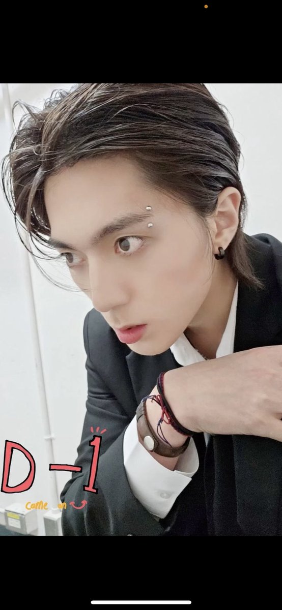 JunieMae21's tweet photo. Don’t ask me and the gang how long it took us to “purrfect” this 😽 #ONLYBSelcaDay #ONLYBSD 
#저스트비 #JUSTB #ONLYB #전도염 #SANGWOO #김상우 https://t.co/c2Z9etIY69