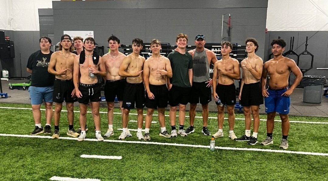 baseball_hatton's tweet photo. Life Lesson of the Month: #Sacrifice

Extremely proud of this group for completing "The Murph" this a.m. 

Sacrifice yourself for the betterment of the TEAM &amp; leave no man behind!!!

Everyone FINISHED &amp; no one quit.

Thanks to the booster club for providing drinks &amp; fruit!!! https://t.co/AnYFlGur57
