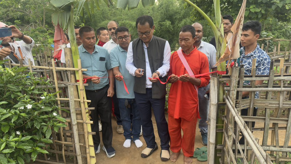 DrNumal's tweet photo. Laid the foundation stone of Moiso Killing Sar Rongpi Arlong Sohu Mandir at Hidipi under Assam Darshan 2024–25. Grateful to CM Dr. @himantabiswa ji.
@narendramodi @PMOIndia @CMOfficeAssam
#AssamDarshan #BorjanMAC #Hidipi #DrNumalMomin #HimantaBiswaSarma #CulturalHeritage https://t.co/aLrLVN6STL