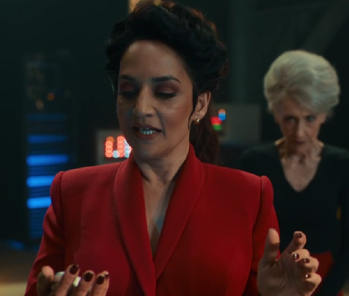 DougTheWhat's tweet photo. Okay so judging by the matching dark red fingernails my theory is that this Rani goes back in time to pick up the master's tooth to rebirth the master. Thus creating the unholy trinity of: the Doctor, the Master and the Rani, hence why Michelle Gomez has been at the DW premieres https://t.co/6YDtuffjGD