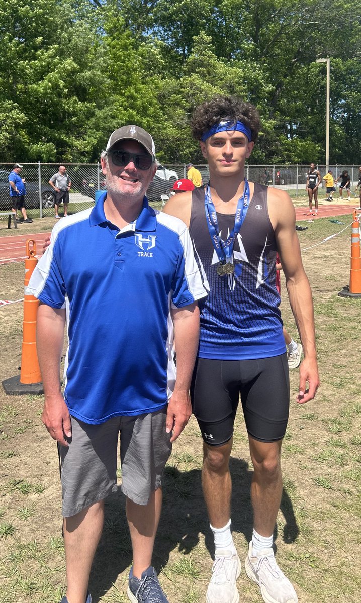 HammHSBoysTrack's tweet photo. 🚨200m and 400m Group 3 South Sectional Champion Jake Edwards🚨
What a Day 1 for you! 🔥🔥🔥 https://t.co/ZZ4k5SHX9I