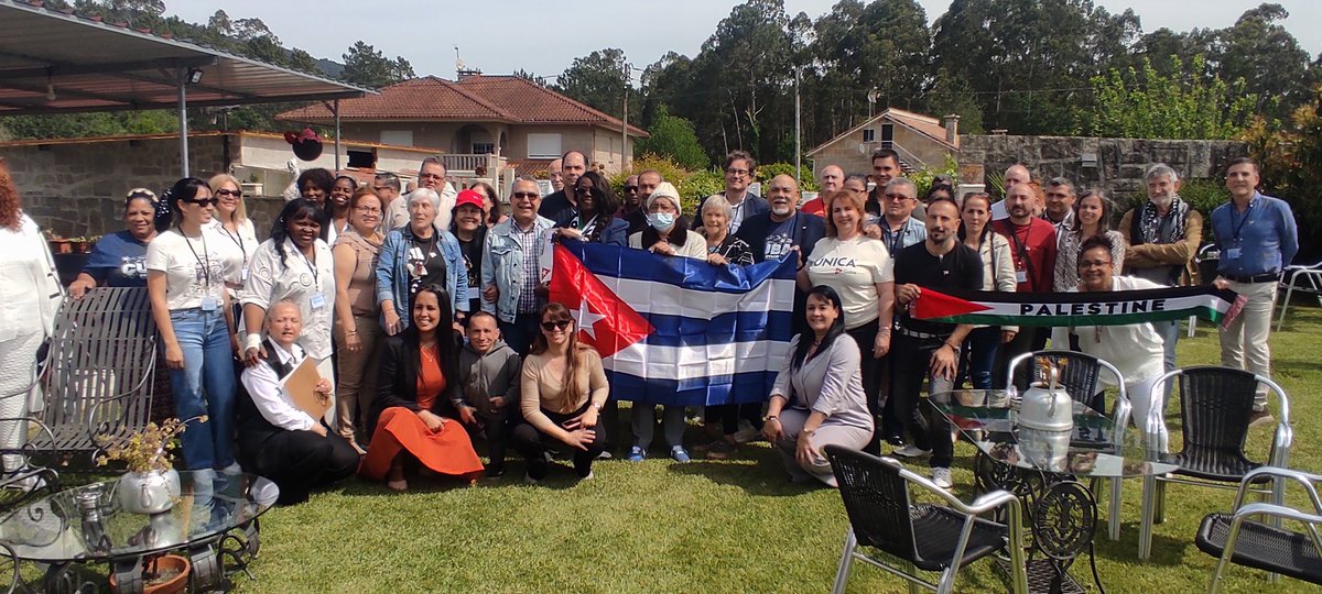 Cubanos residentes en España, miembros de la solidaridad, amigos fieles y comprometidos todos con #Cuba, inauguran el Encuentro Nacional de Cubanos Residentes en España.