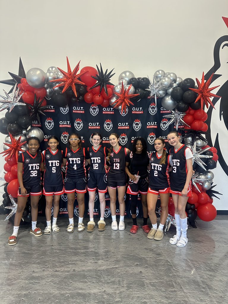 Averi M. Moore (@averimaddyn14) on Twitter photo 