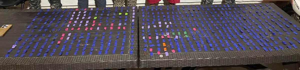PoliciaEcuador's tweet image. DOS EXPENDEDORES DE DROGA APREHENDIDOS
En Machala, #ElOro, durante una intervención policial, mediante técnicas de investigación, se obtuvo conocimiento que un inmueble serviría como centro de acopio y expendio de sustancias sujetas a fiscalización.
En el lugar se aprehendió a…