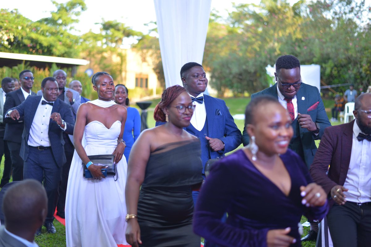 rcuptownkampala's tweet photo. The Charter Members of RC Uptown Kampala brought the energy — ushering in the Uptown bovine with a vibrant dance as we welcomed DG Anne Nkutu!
Uptown spirit, culture, and service in motion!
#UptownCharter2025 #RotaryUptown #DGVisit #ServiceWithStyle
🕺🏽💃🏽🐄✨ https://t.co/noBgvZbhXc