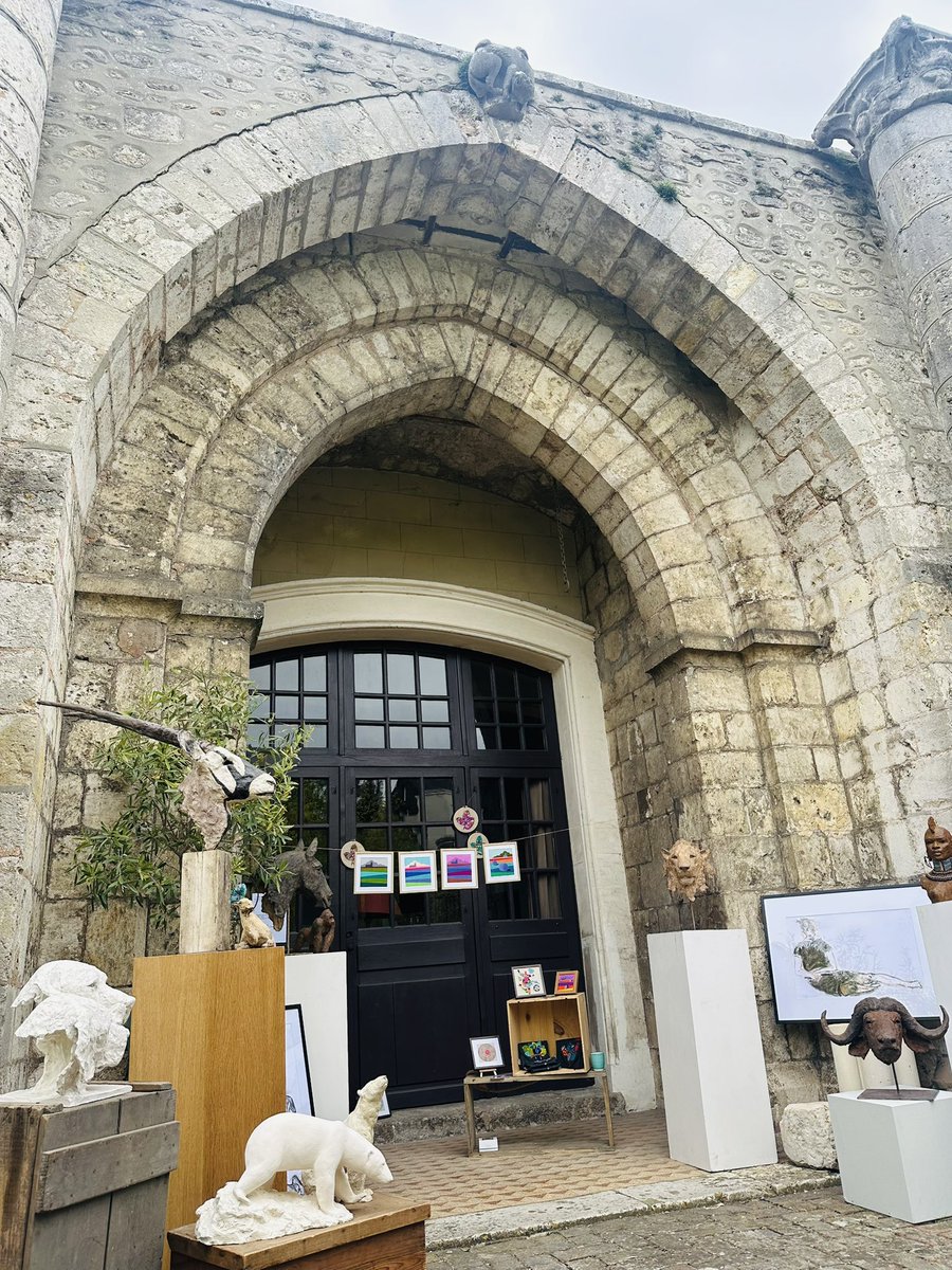 Un week-end artistique en beauté en Basse Ville et dans le quartier Saint Pierre ! 

Au coin des rues, au fond des cours, dans des jardins, les ateliers de peintres, sculpteurs, photographes ouvrent leurs portes, à l’initiative de l’association quartier Saint-Pierre !