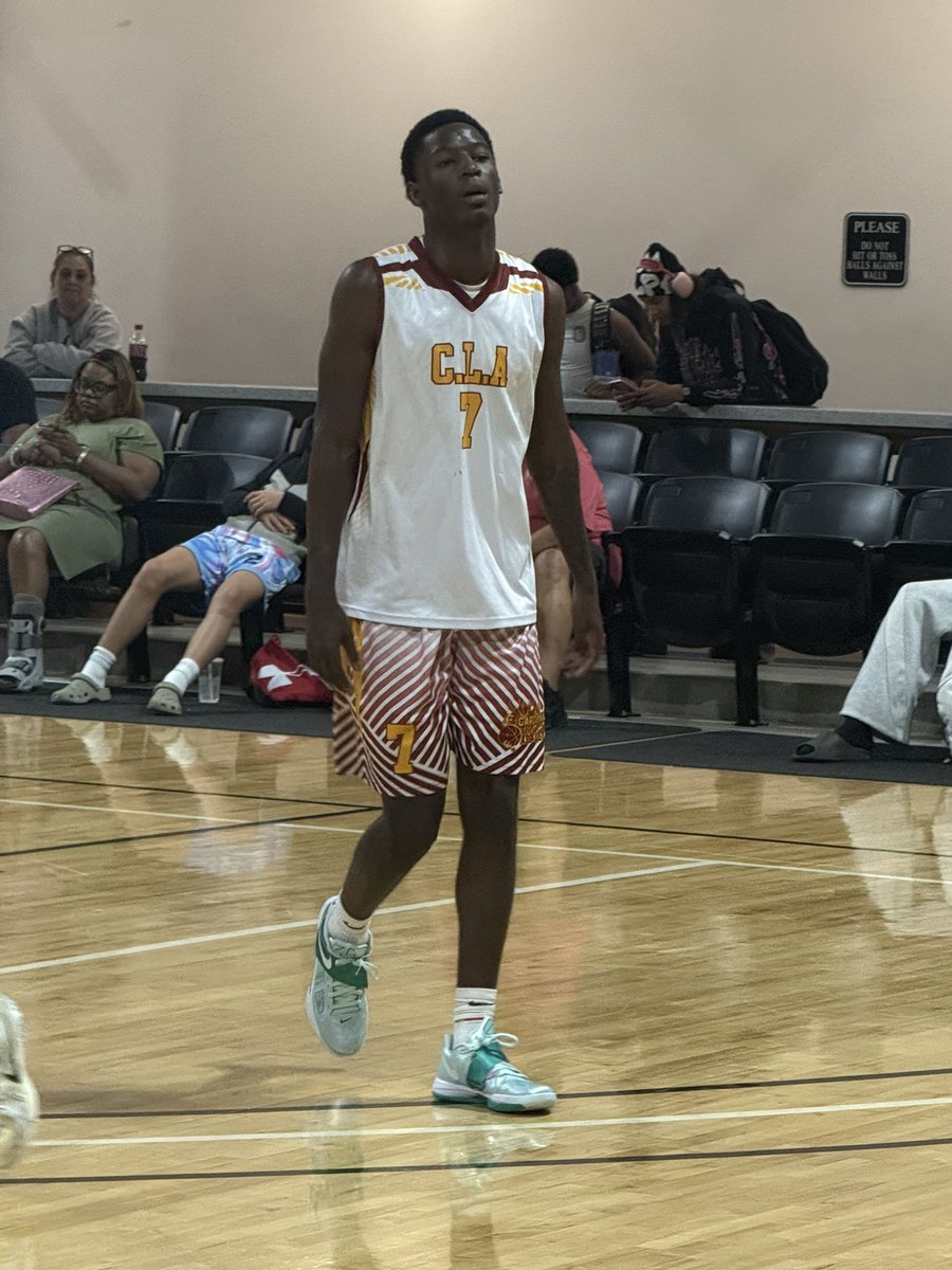 BIG SH🏀TS tweet media