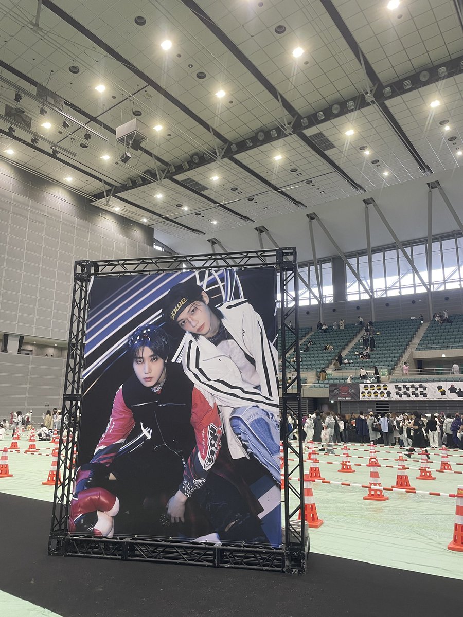 pani__piri's tweet photo. 今日もstraykids最高だったよ( ; ; )
アクスタケースにぎゅうぎゅうに詰め込んどいた😽 https://t.co/i81qdvVAiC